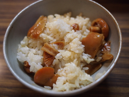アカモミタケ混ぜご飯